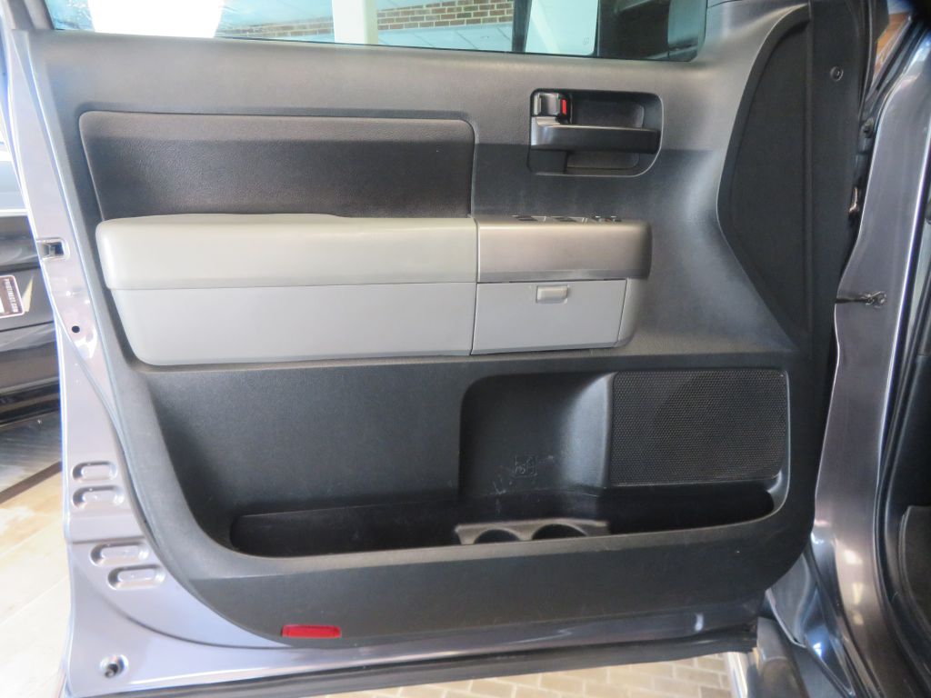 Photo 11 of this TOYOTA TUNDRA