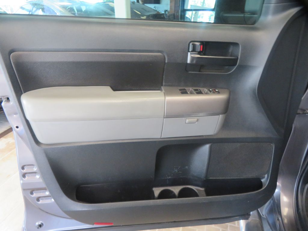 Photo 12 of this TOYOTA TUNDRA