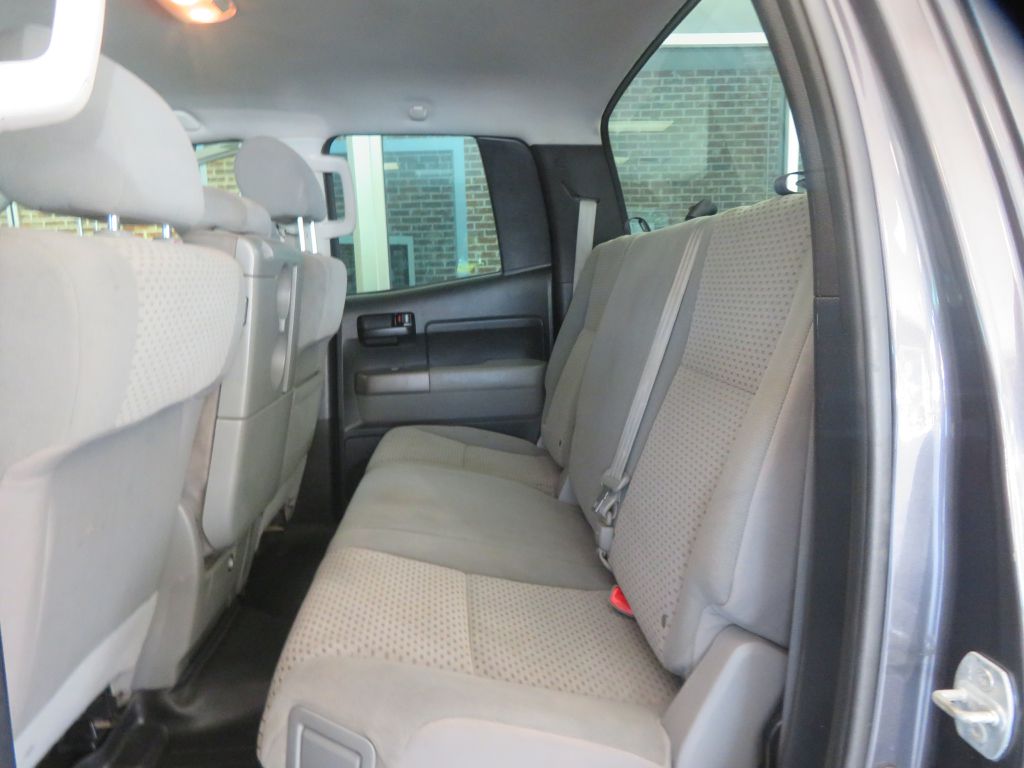 Photo 17 of this TOYOTA TUNDRA
