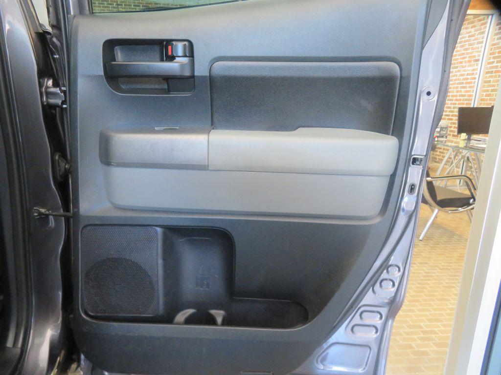 Photo 18 of this TOYOTA TUNDRA