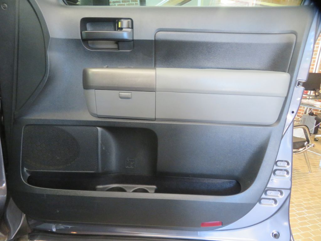 Photo 21 of this TOYOTA TUNDRA