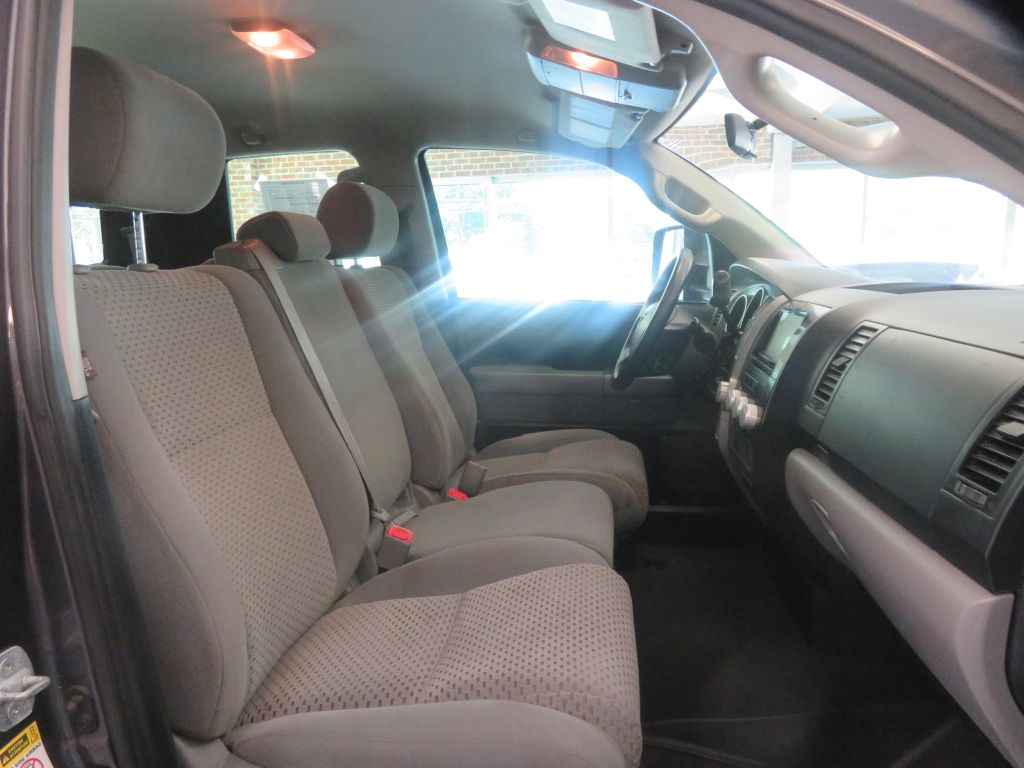 Photo 23 of this TOYOTA TUNDRA