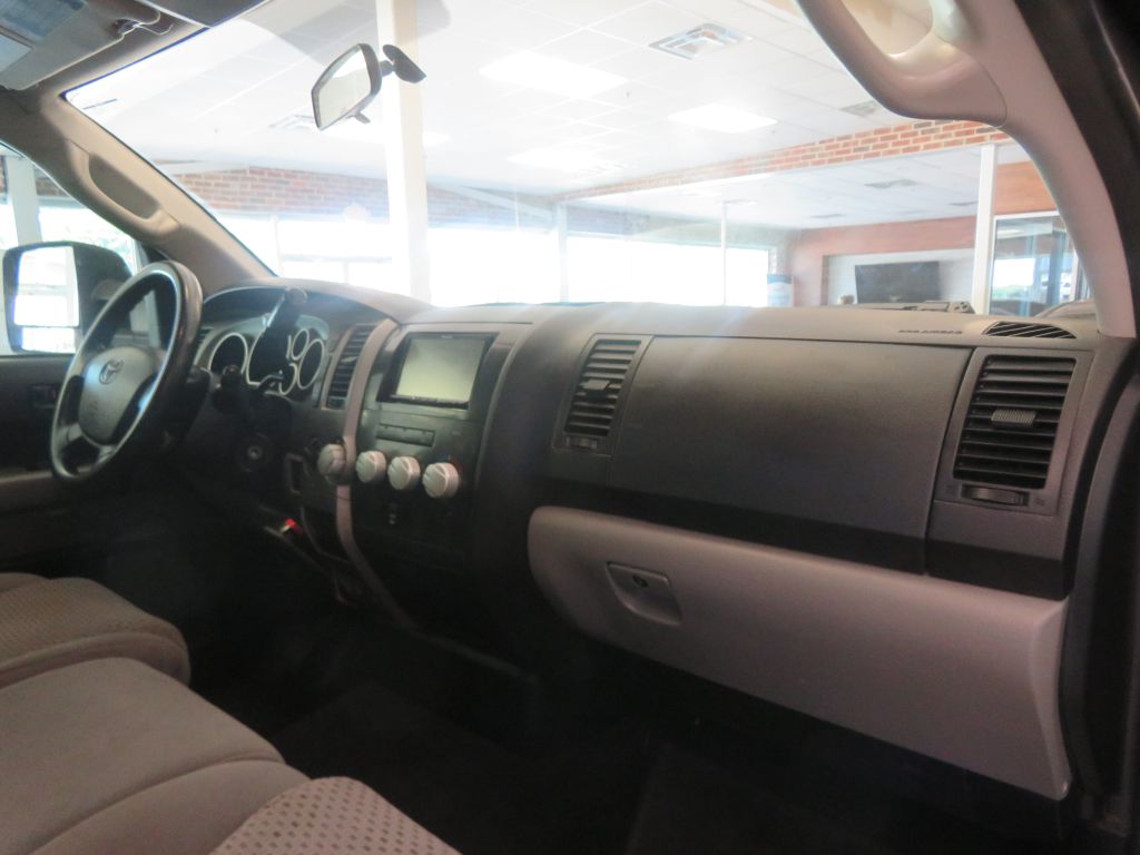 Photo 26 of this TOYOTA TUNDRA