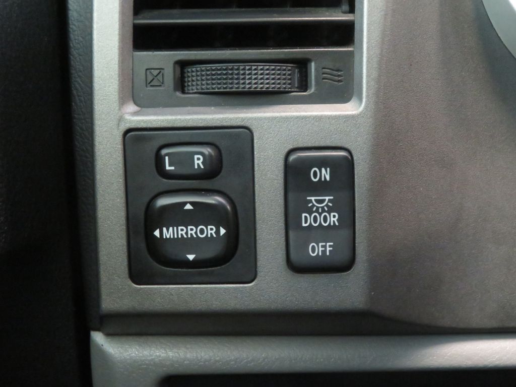 Photo 30 of this TOYOTA TUNDRA
