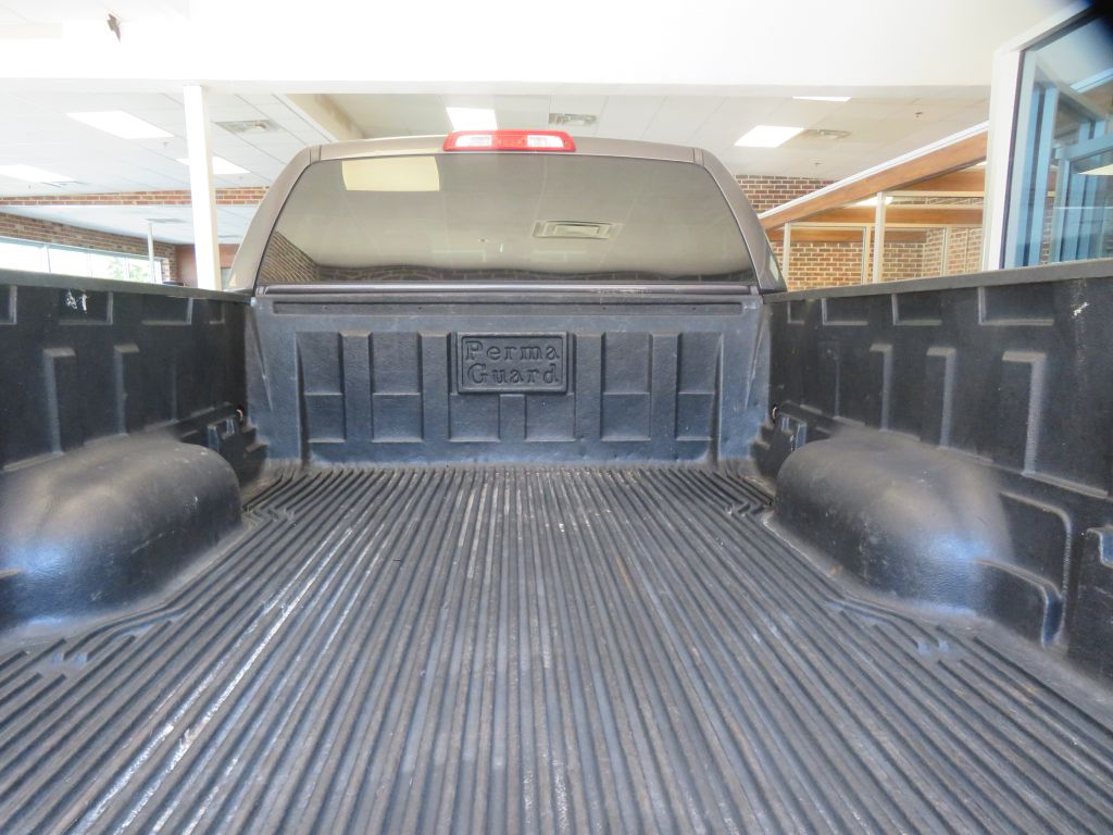 Photo 42 of this TOYOTA TUNDRA
