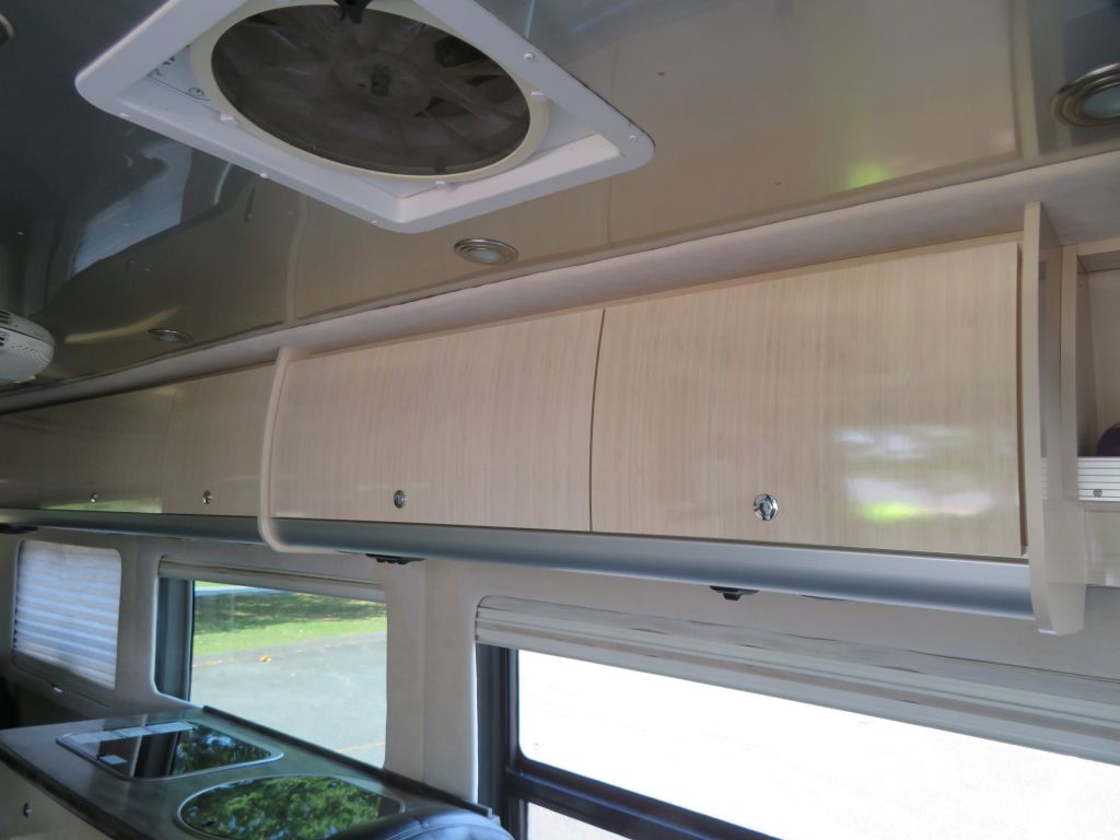Photo 38 of this MERCEDES-BENZ SPRINTER 170 XD