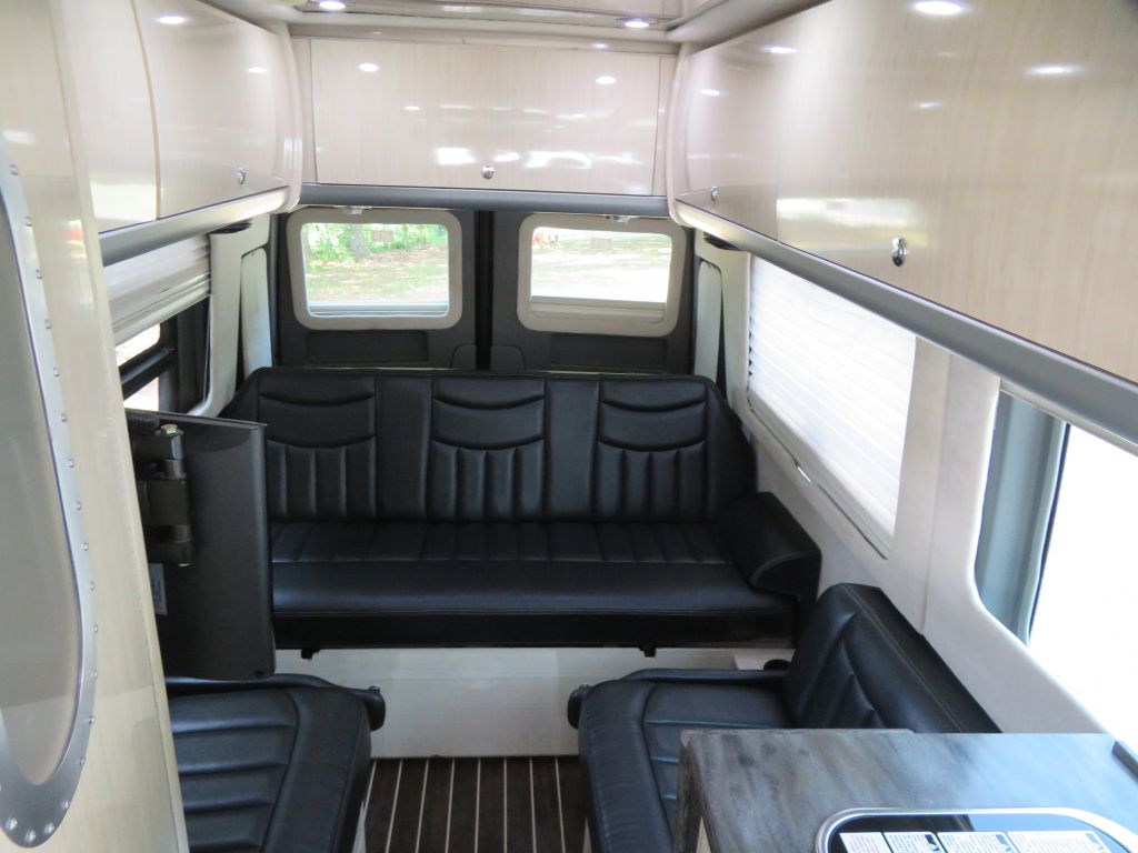 Photo 54 of this MERCEDES-BENZ SPRINTER 170 XD