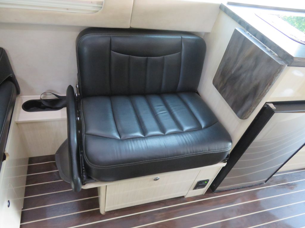 Photo 57 of this MERCEDES-BENZ SPRINTER 170 XD