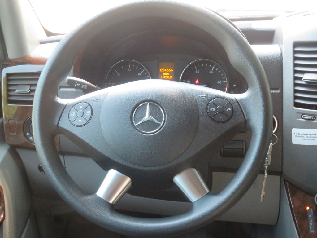 Photo 84 of this MERCEDES-BENZ SPRINTER 170 XD
