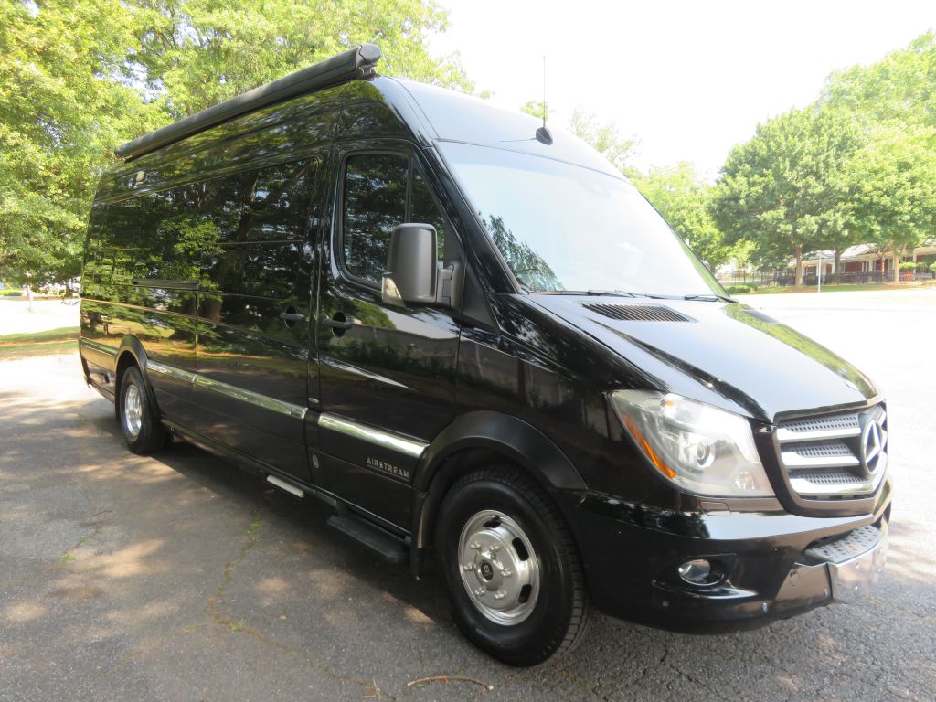 Photo 104 of this MERCEDES-BENZ SPRINTER 170 XD