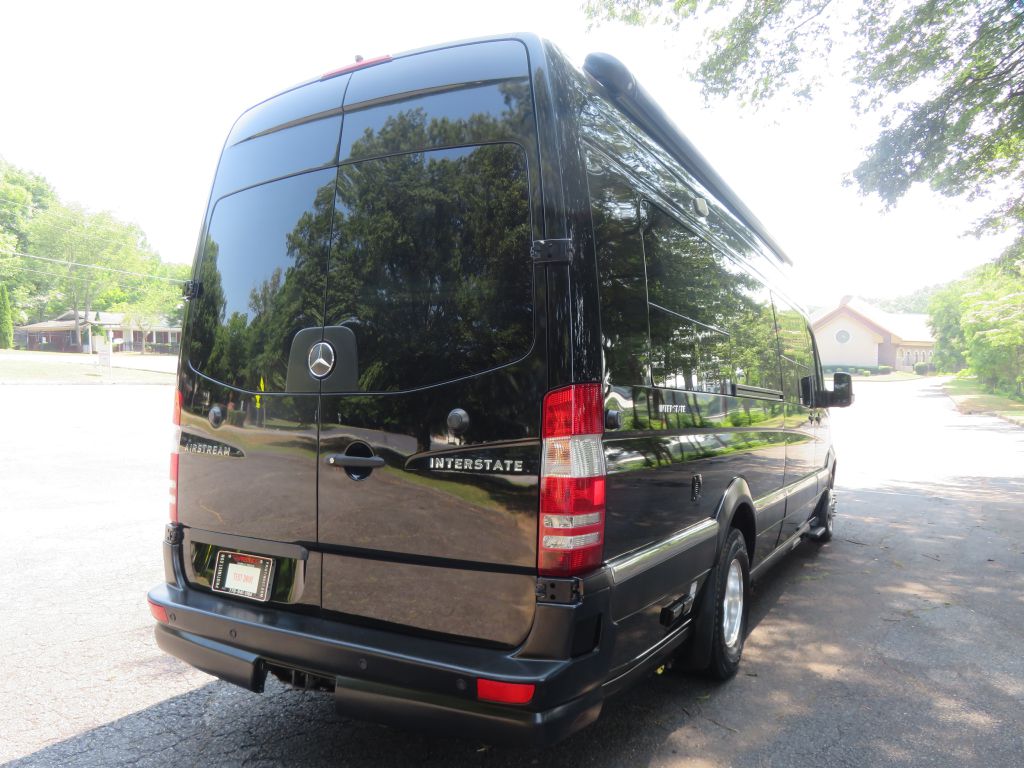 Photo 111 of this MERCEDES-BENZ SPRINTER 170 XD