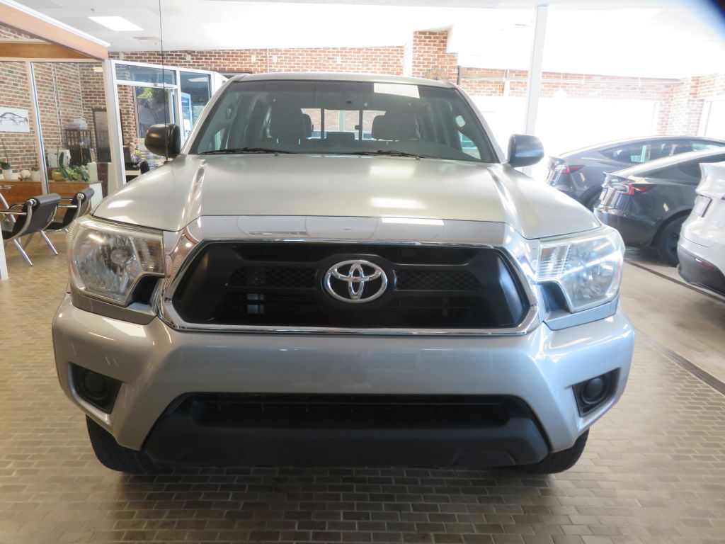 Photo 2 of this TOYOTA TACOMA