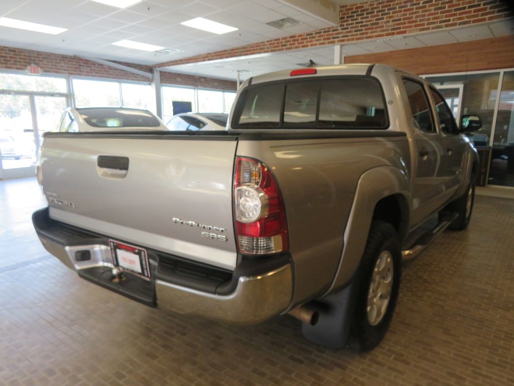 Photo 4 of this TOYOTA TACOMA