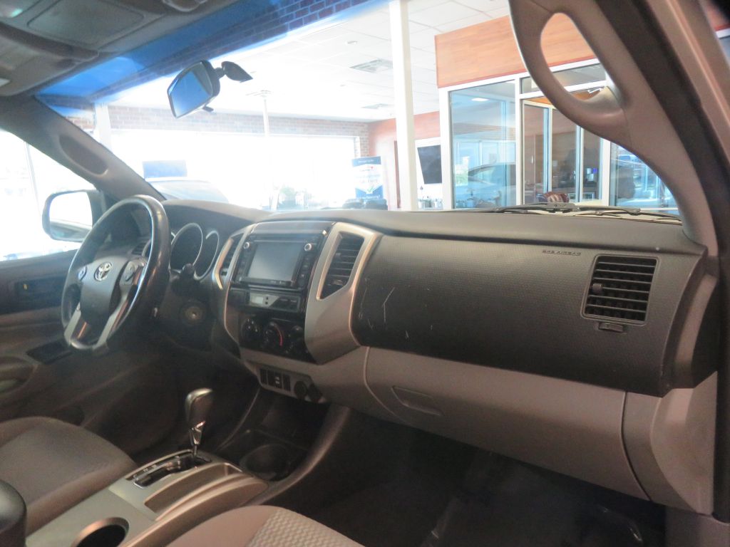 Photo 26 of this TOYOTA TACOMA