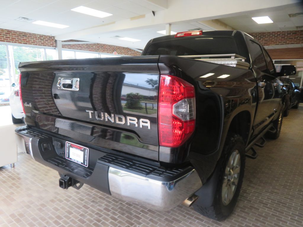 Photo 4 of this TOYOTA TUNDRA