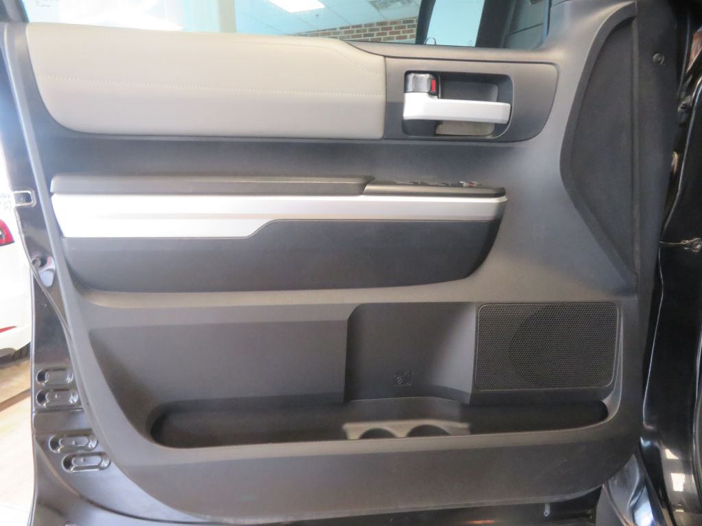Photo 13 of this TOYOTA TUNDRA