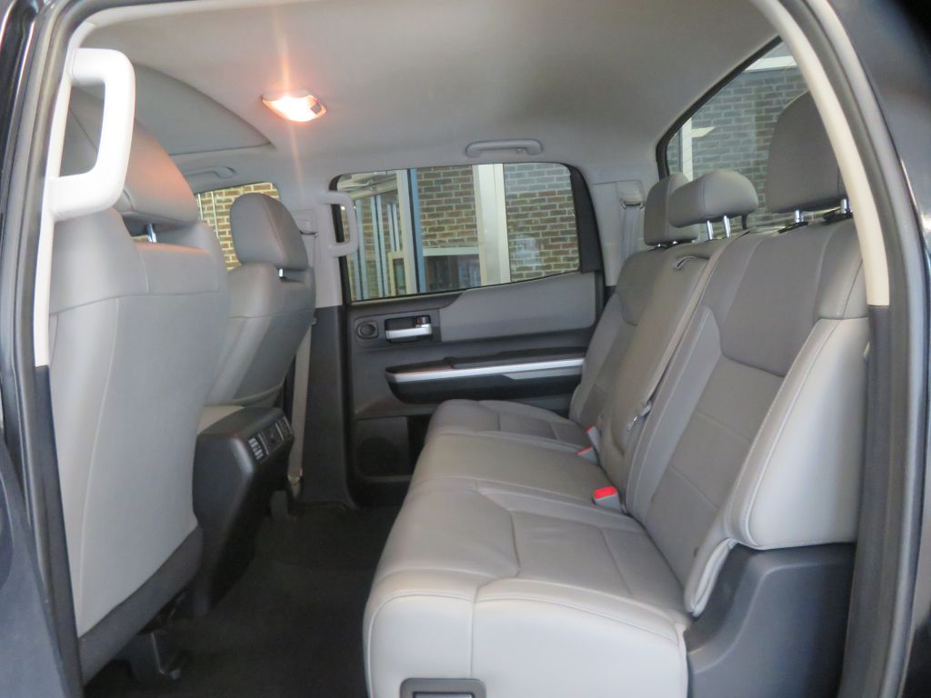 Photo 19 of this TOYOTA TUNDRA