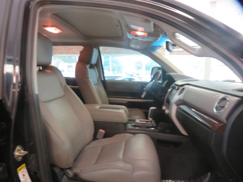 Photo 25 of this TOYOTA TUNDRA