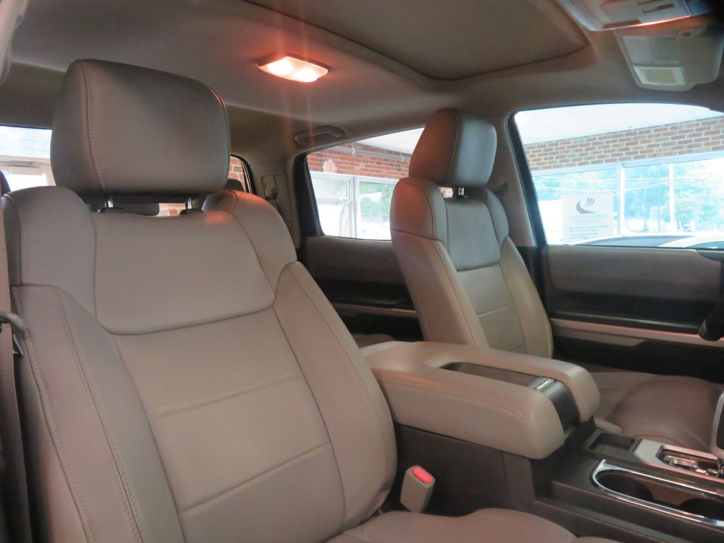 Photo 27 of this TOYOTA TUNDRA