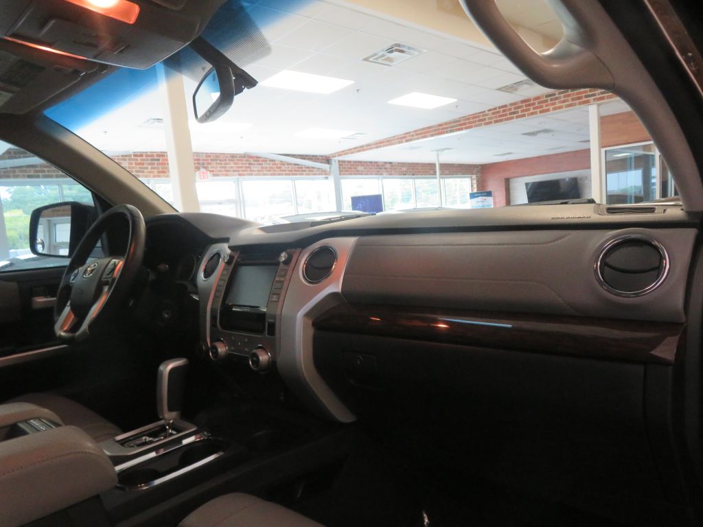 Photo 28 of this TOYOTA TUNDRA