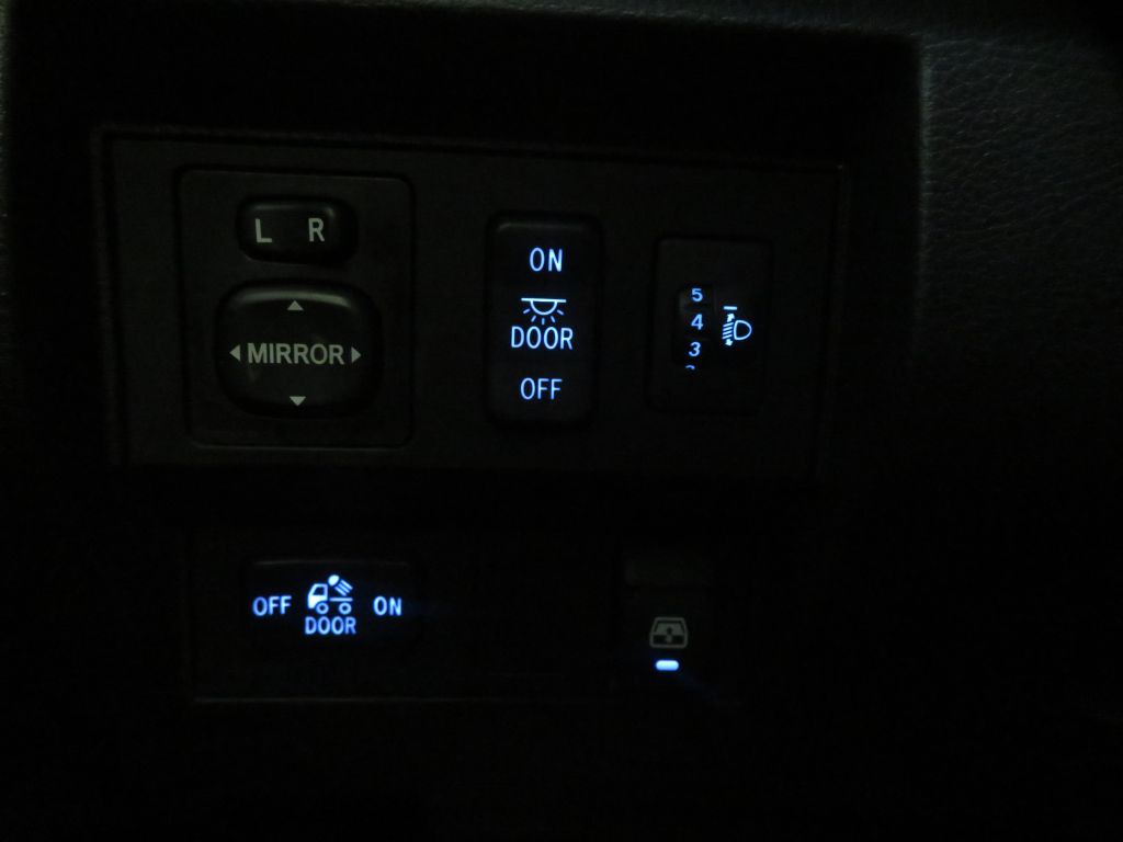 Photo 35 of this TOYOTA TUNDRA