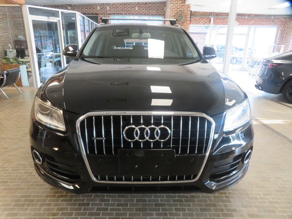 Photo 2 of this AUDI Q5