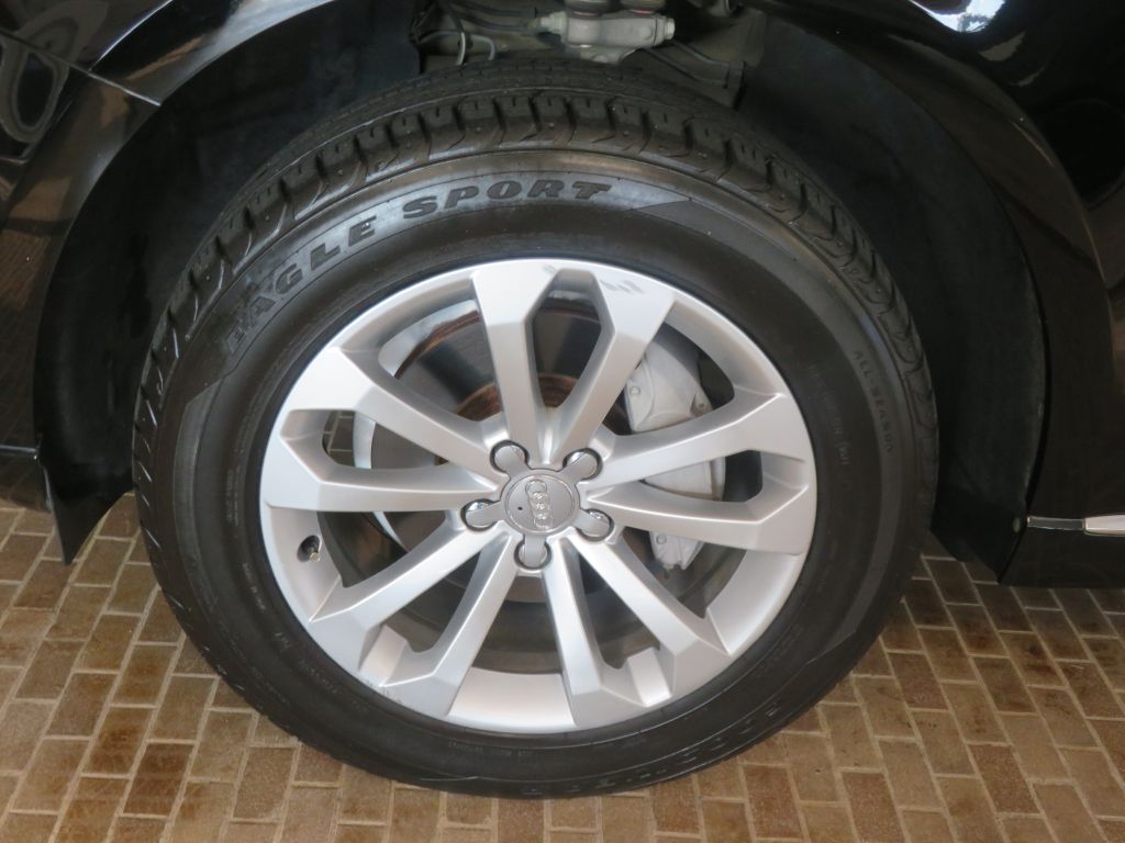 Photo 7 of this AUDI Q5