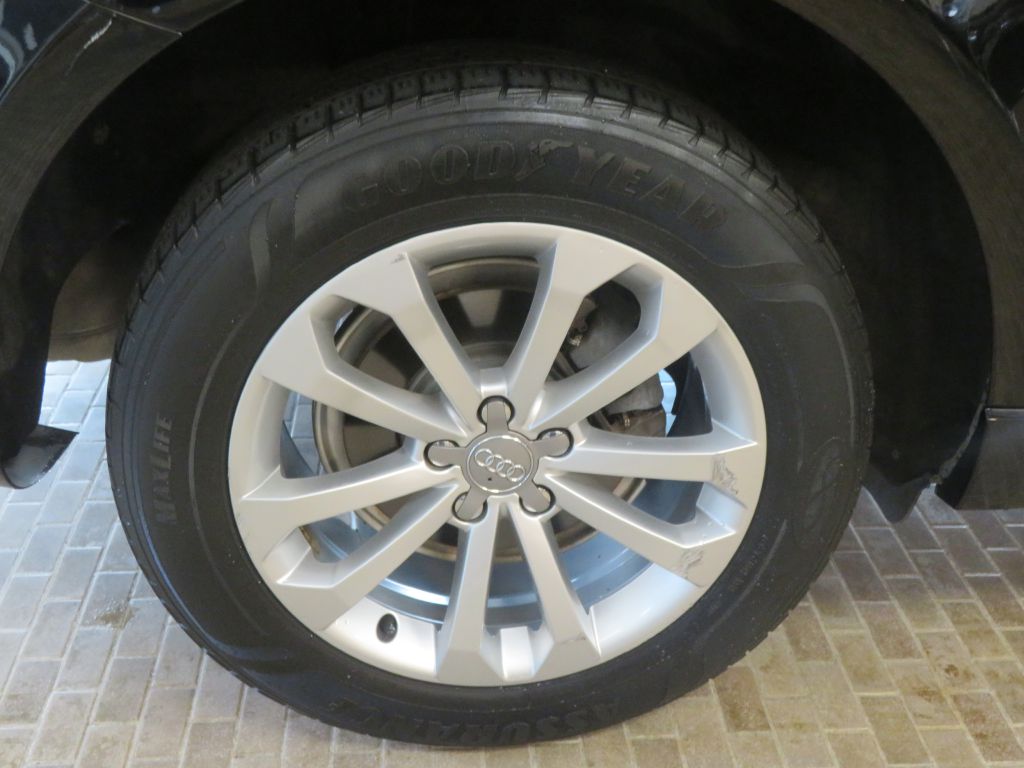 Photo 9 of this AUDI Q5