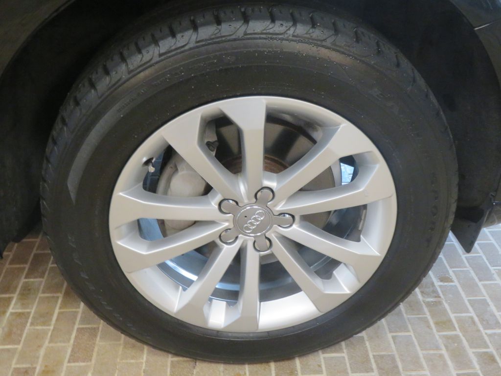 Photo 10 of this AUDI Q5