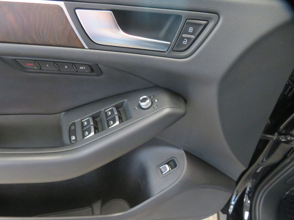 Photo 14 of this AUDI Q5