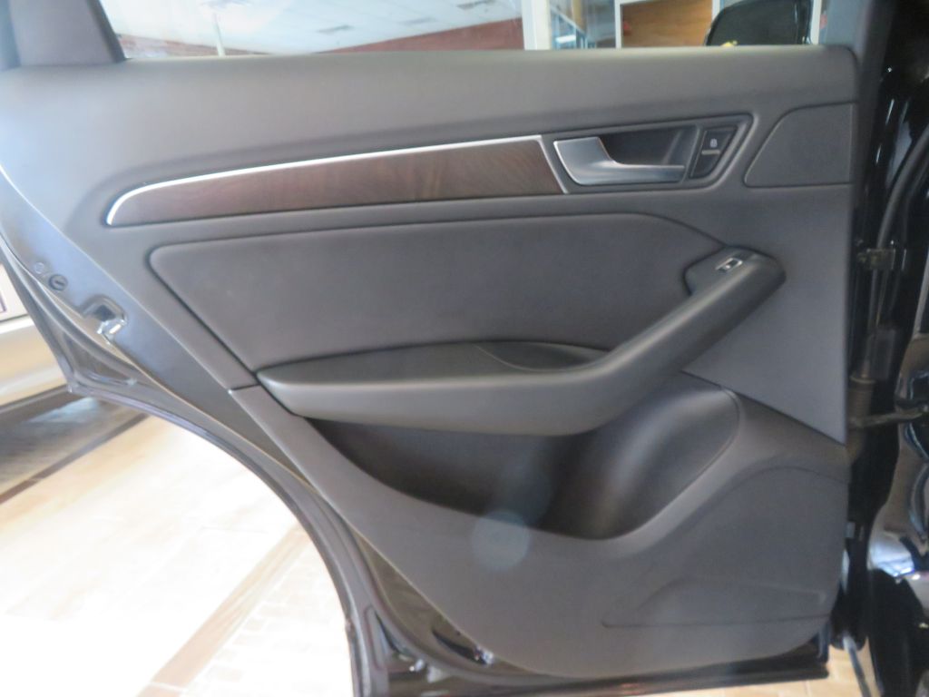 Photo 17 of this AUDI Q5