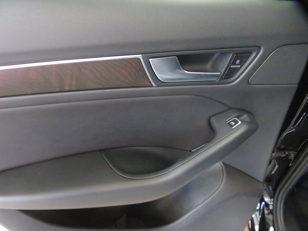 Photo 18 of this AUDI Q5