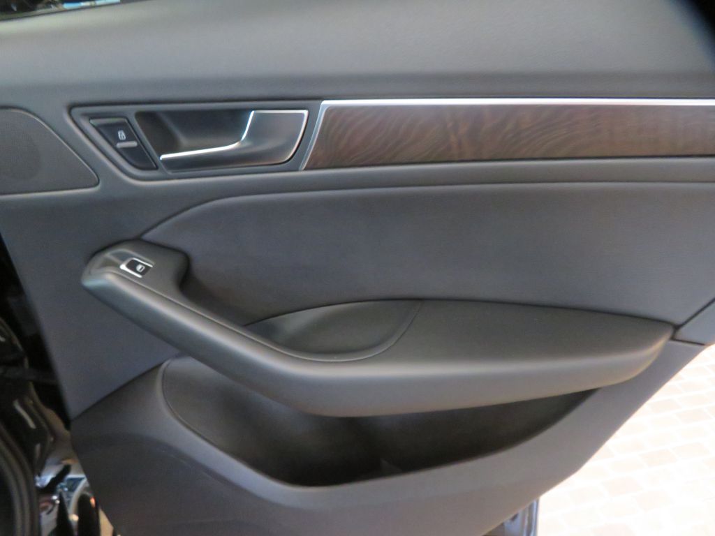 Photo 21 of this AUDI Q5