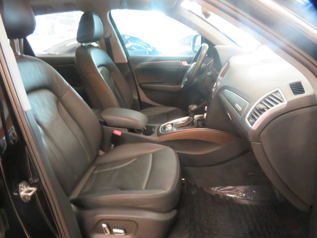 Photo 25 of this AUDI Q5