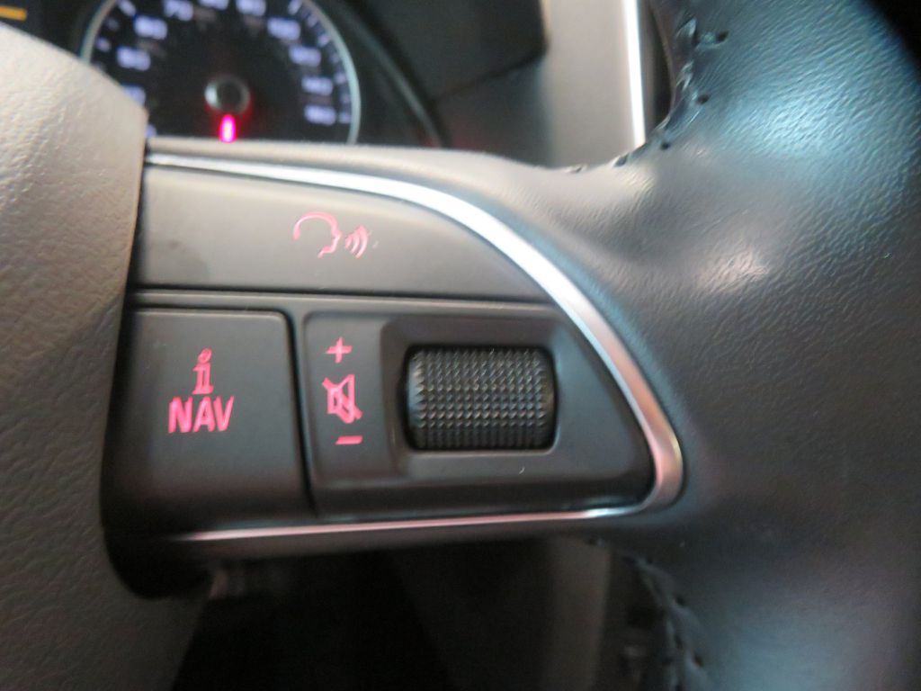 Photo 33 of this AUDI Q5