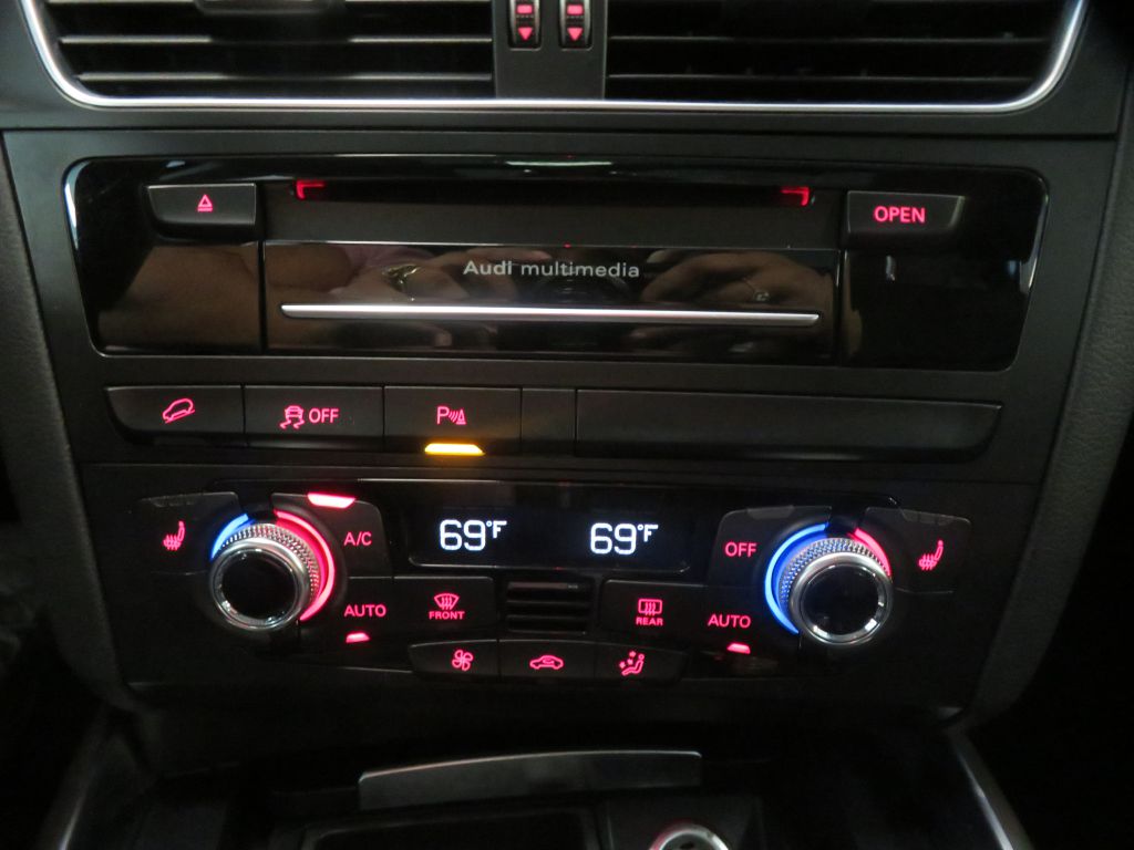 Photo 38 of this AUDI Q5