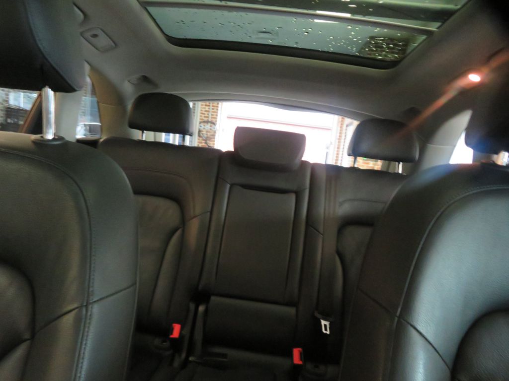 Photo 43 of this AUDI Q5