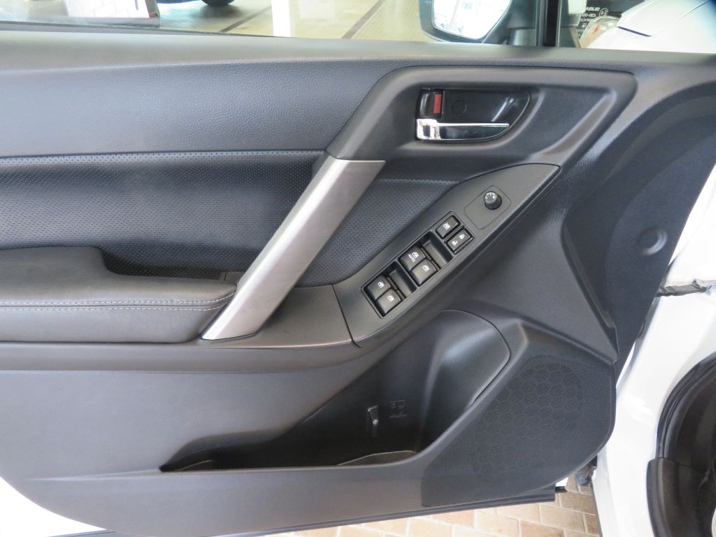 Photo 14 of this SUBARU FORESTER