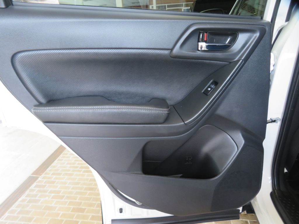Photo 16 of this SUBARU FORESTER