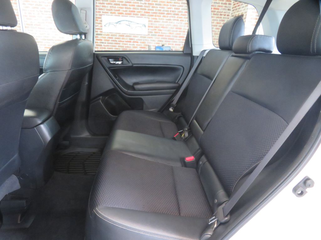 Photo 18 of this SUBARU FORESTER