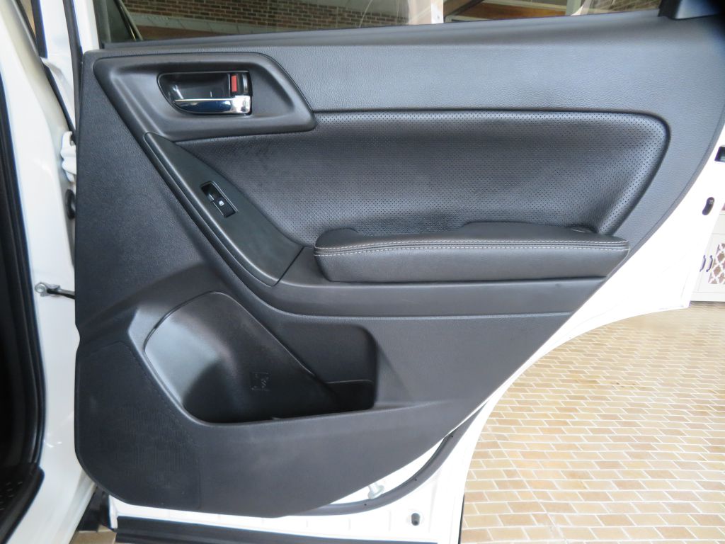 Photo 19 of this SUBARU FORESTER