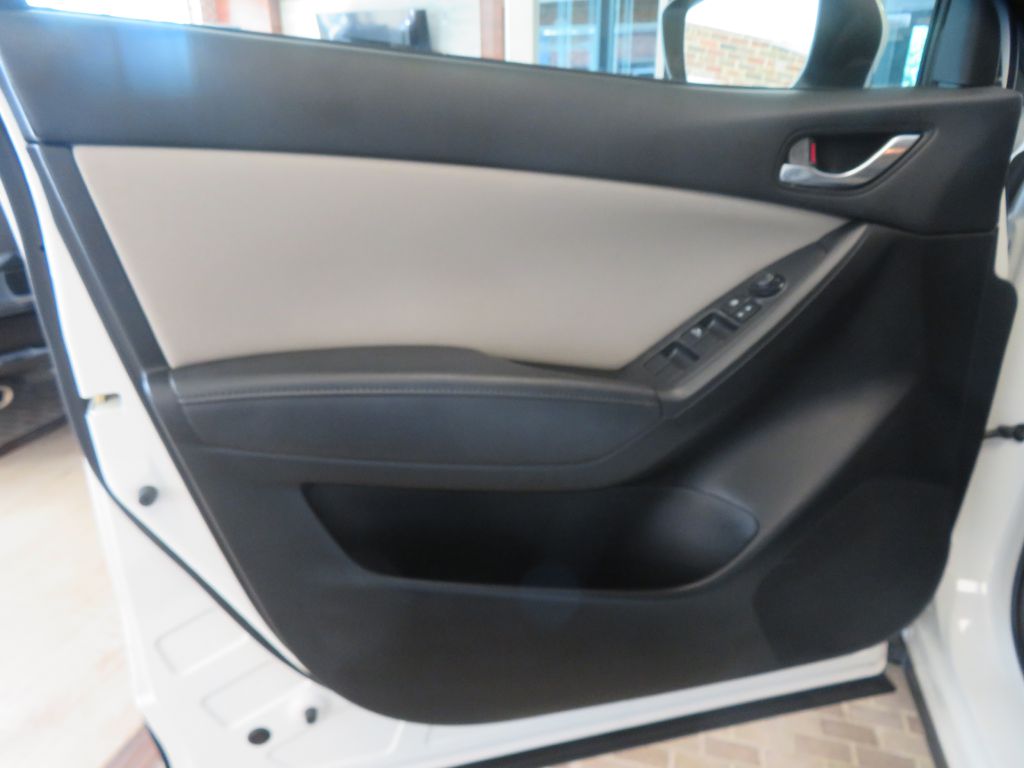 Photo 13 of this MAZDA CX-5