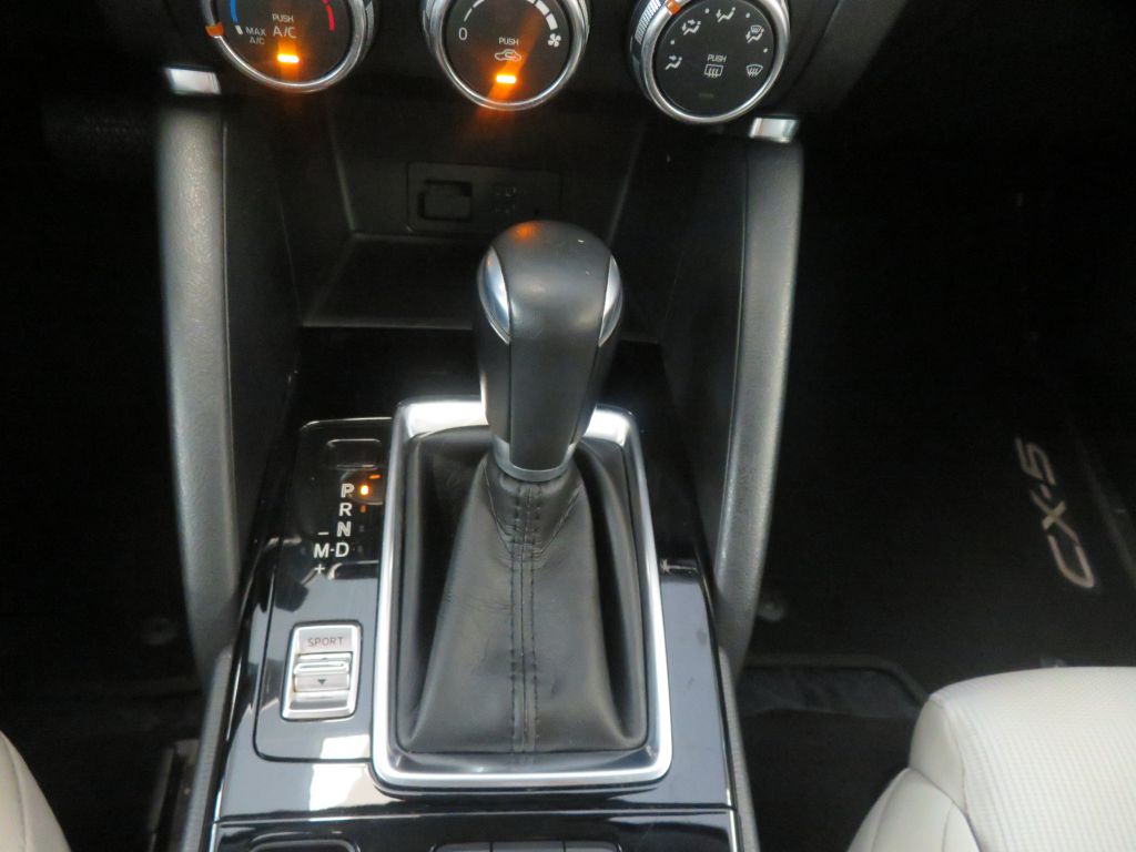 Photo 40 of this MAZDA CX-5