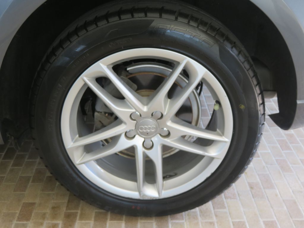 Photo 8 of this AUDI Q5