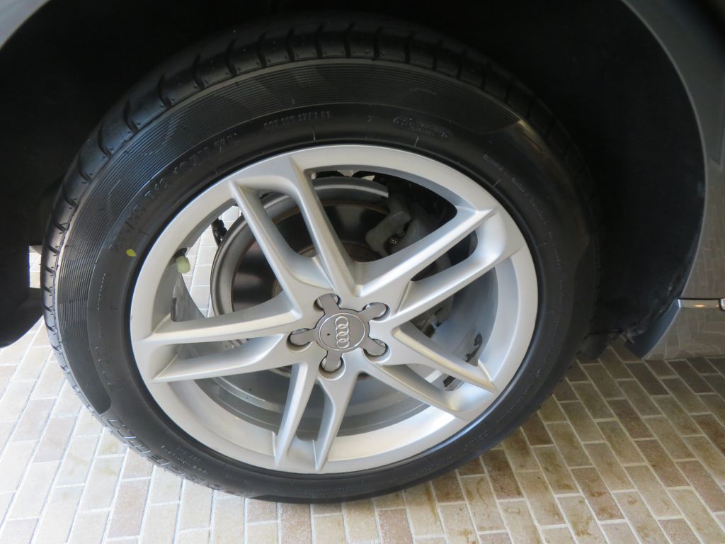 Photo 9 of this AUDI Q5