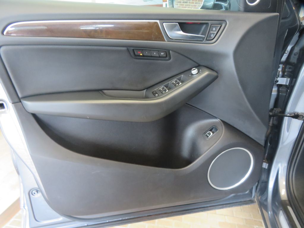 Photo 13 of this AUDI Q5