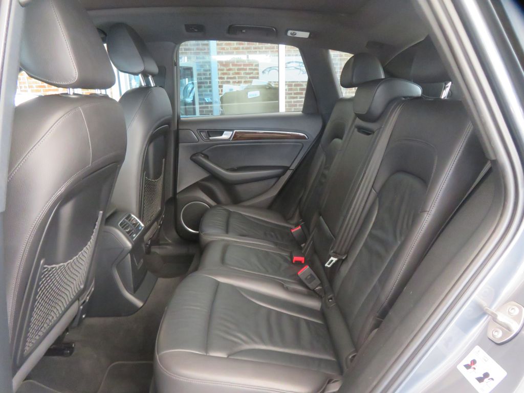 Photo 18 of this AUDI Q5
