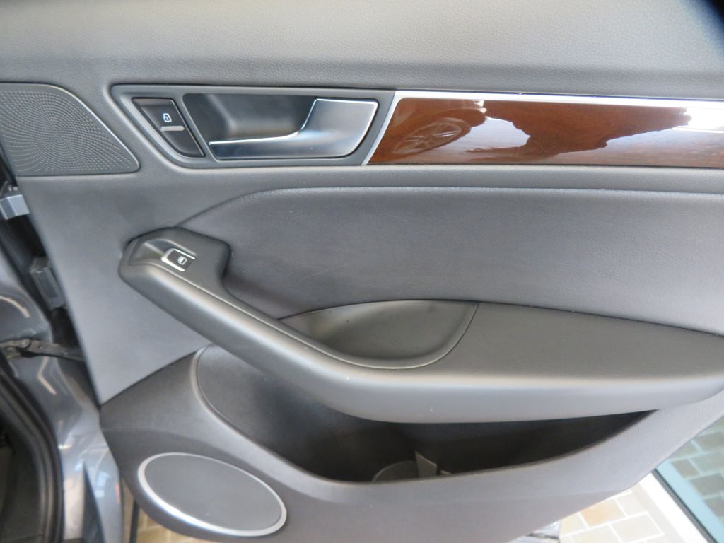 Photo 20 of this AUDI Q5