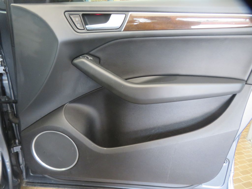 Photo 22 of this AUDI Q5
