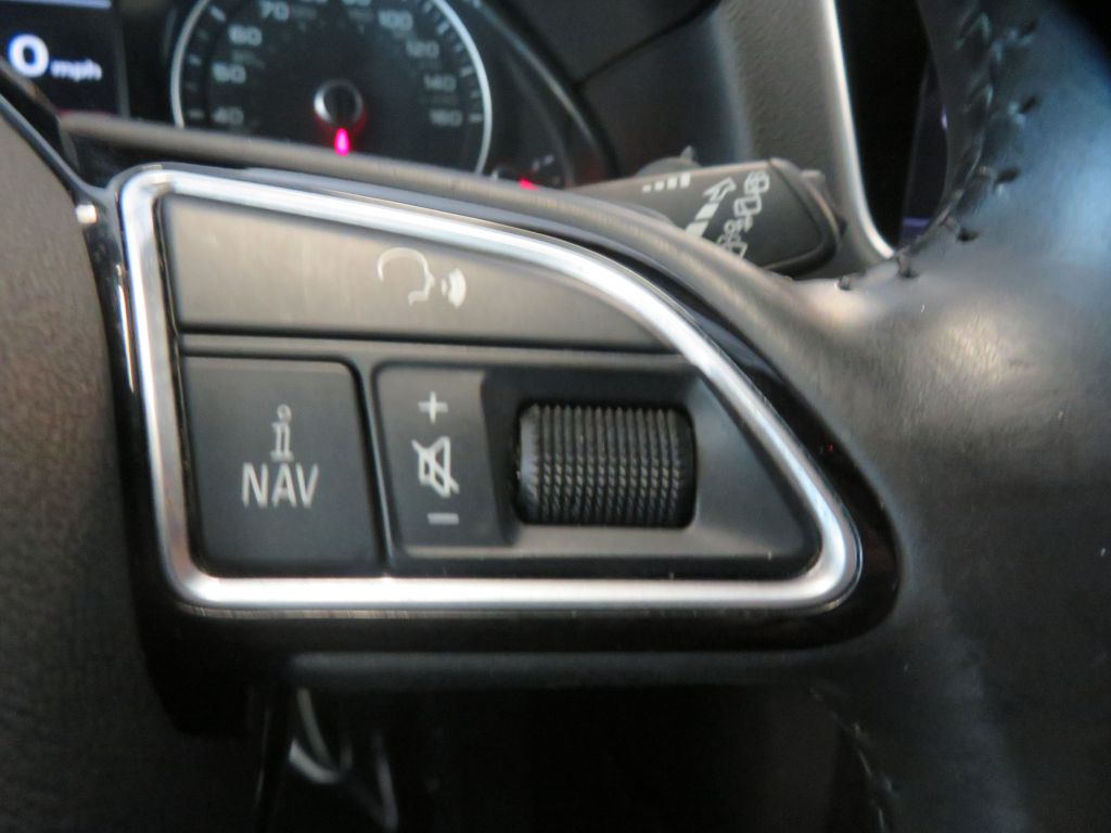 Photo 32 of this AUDI Q5